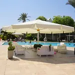 Royal Park- Magical Garden Apartment
